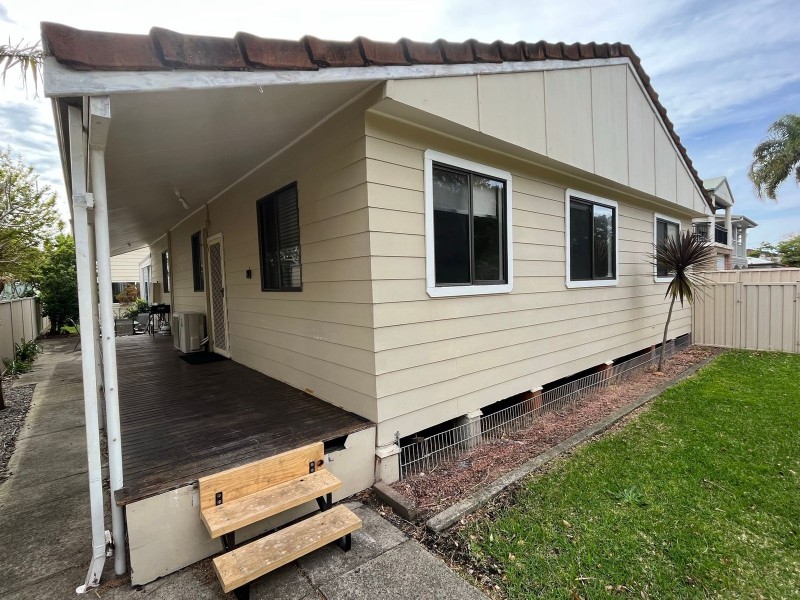 68 Lakeview Parade, Pelican NSW 2281