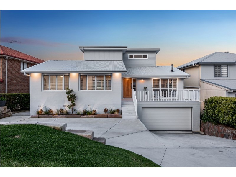 35 Park Avenue, Caves Beach NSW 2281