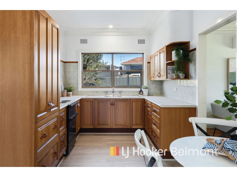 4 Daniel Street, Belmont NSW 2280