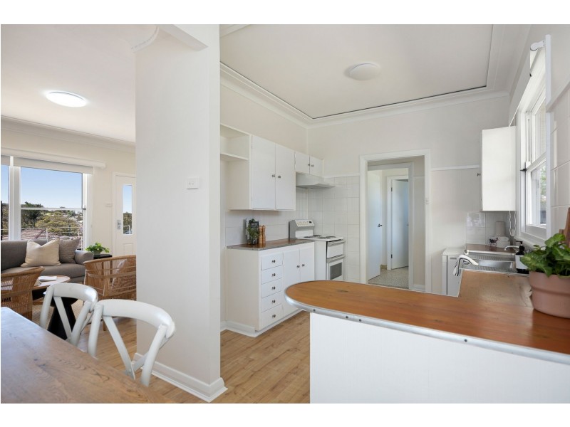 6 Crown Street, Belmont NSW 2280