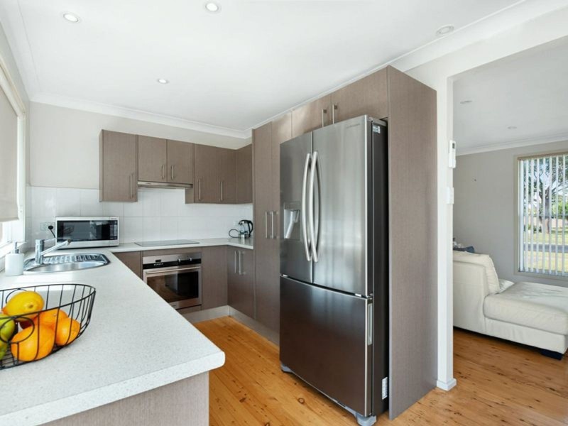 1 Cabbage Tree Palm Crescent, Pelican NSW 2281