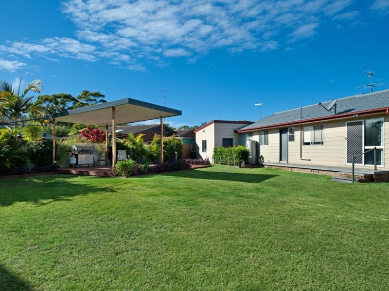 1 Cabbage Tree Palm Crescent, Pelican NSW 2281