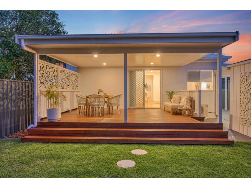 18 Beach Street, Belmont South NSW 2280