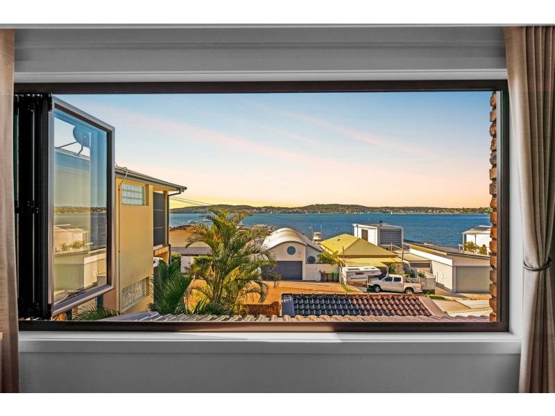 103 Marks Point Road, Marks Point NSW 2280