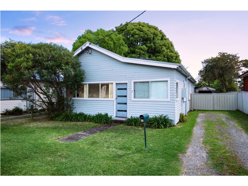 33 Maude Street, Belmont NSW 2280