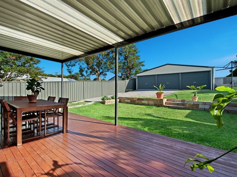 10 Deane Street, Belmont NSW 2280