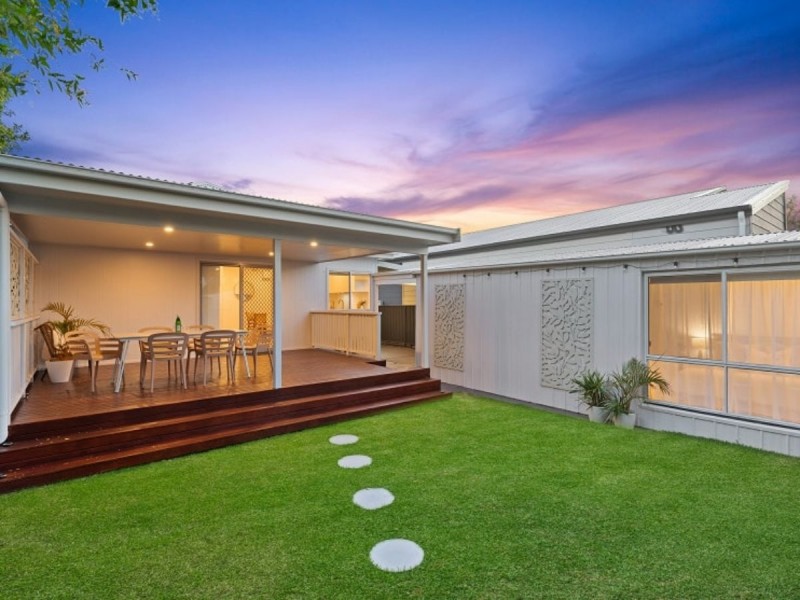 18 Beach Street, Belmont South NSW 2280