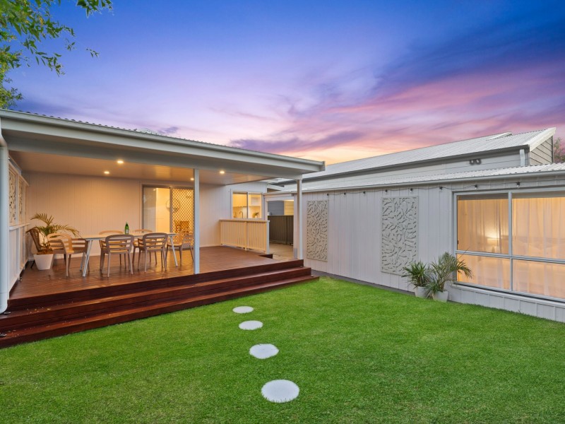 18 Beach Street, Belmont South NSW 2280