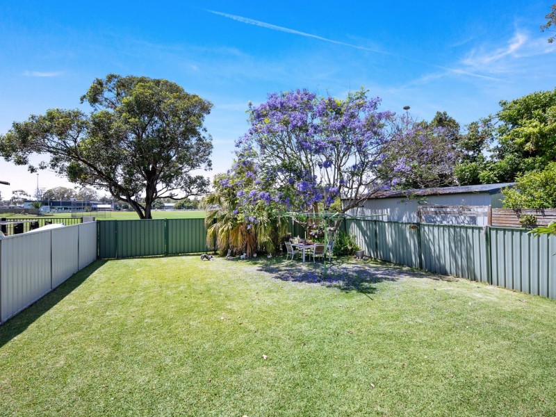 24 Swan Street, Marks Point NSW 2280