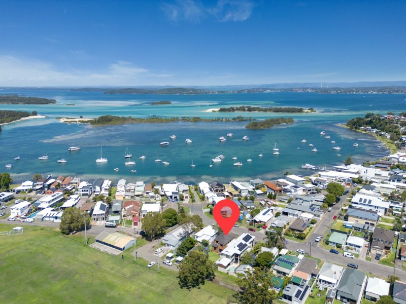 24 Swan Street, Marks Point NSW 2280