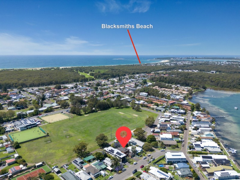 24 Swan Street, Marks Point NSW 2280