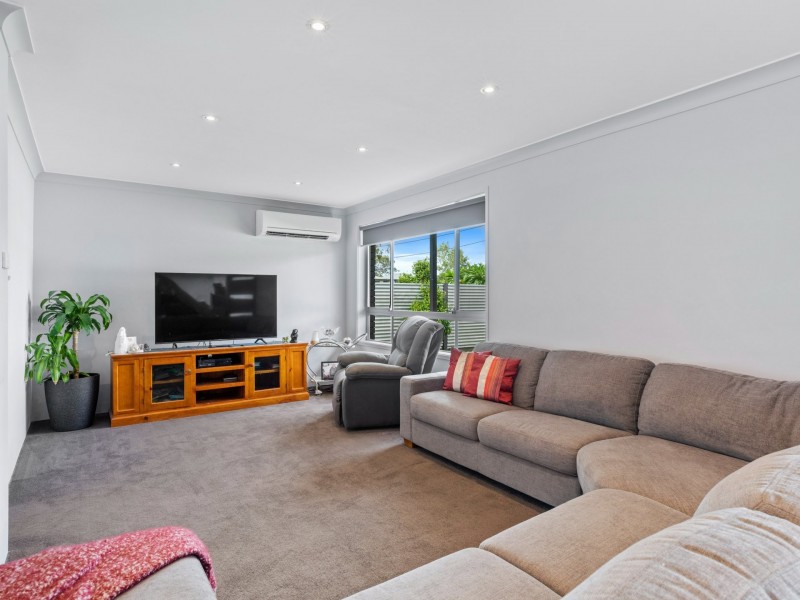 2 Elidge Crescent, Belmont North NSW 2280