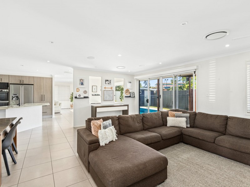 1 York Crescent, Belmont North NSW 2280
