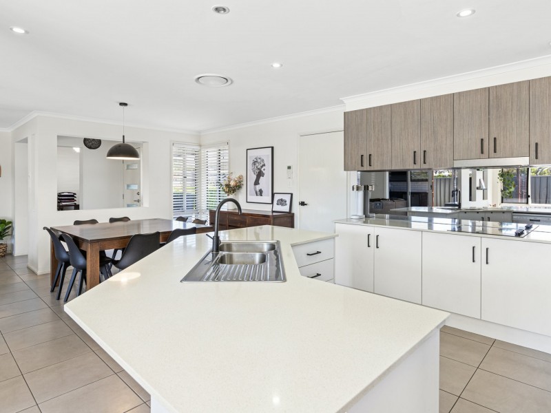 1 York Crescent, Belmont North NSW 2280