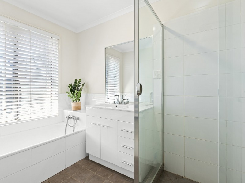 1 York Crescent, Belmont North NSW 2280