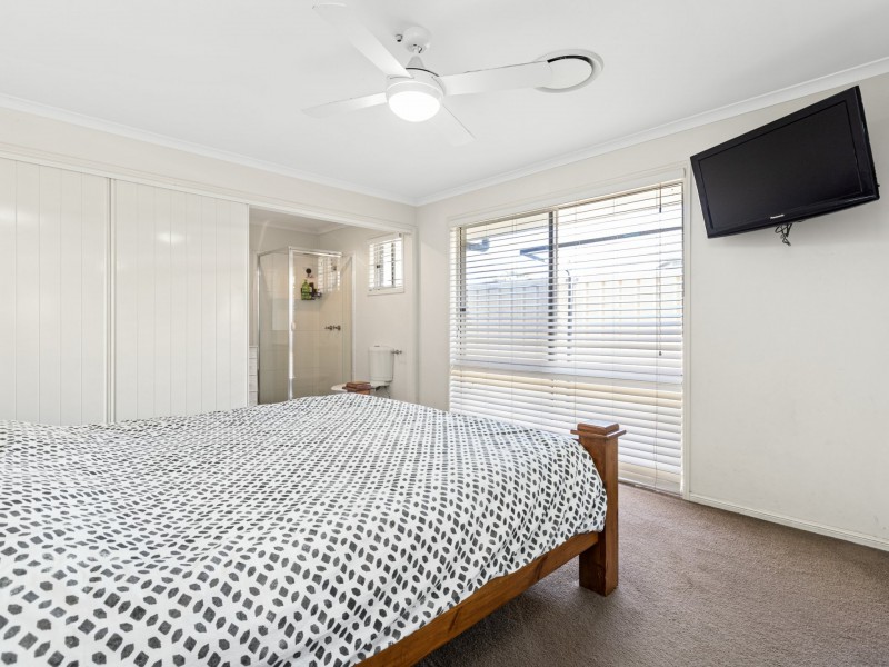 1 York Crescent, Belmont North NSW 2280