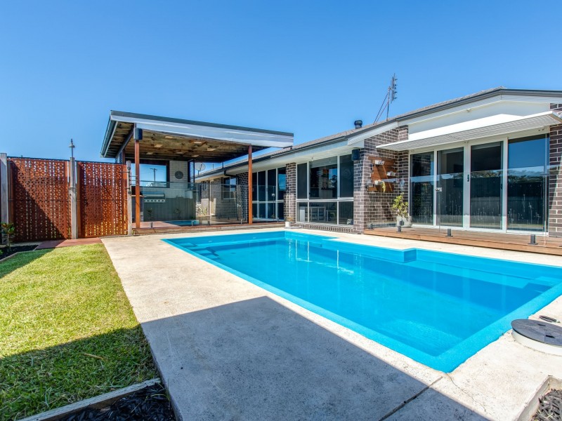 1 York Crescent, Belmont North NSW 2280