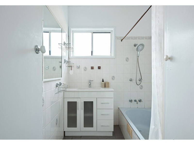 50 Deane Street, Belmont NSW 2280