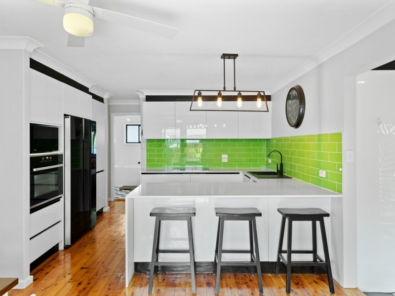 13 Farrington Close, Caves Beach NSW 2281