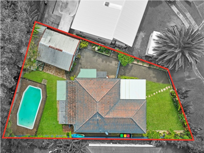 13 Farrington Close, Caves Beach NSW 2281