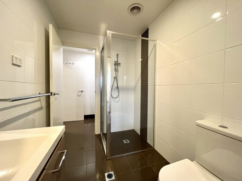 E205 11 Ernest Street, Belmont NSW 2280