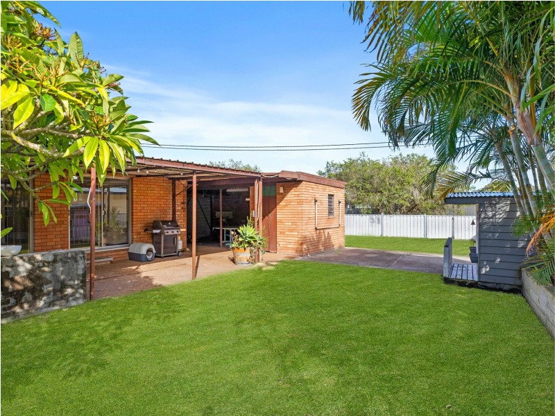 7 Melton Place, Croudace Bay NSW 2280