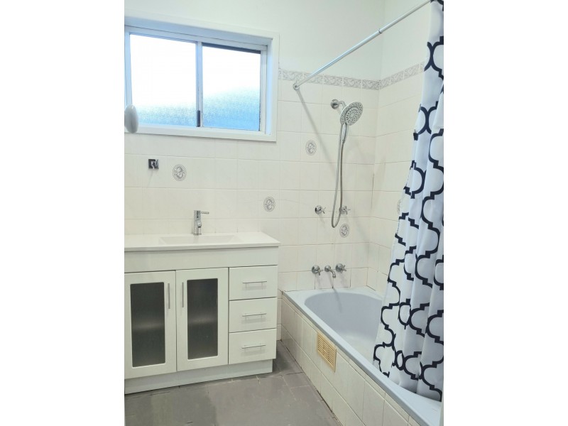 50 Deane Street, Belmont NSW 2280