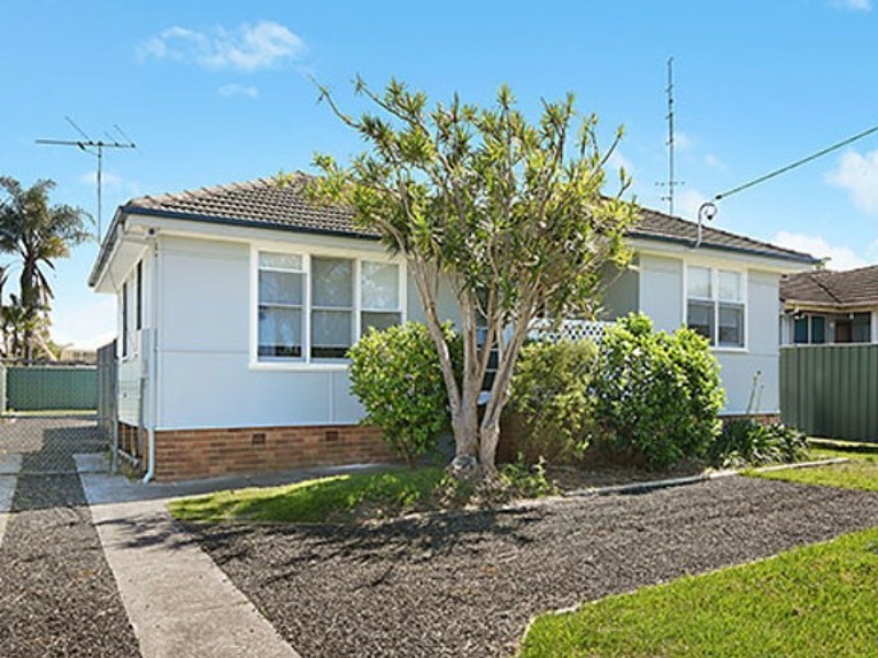11 Cassia Crescent, Gateshead NSW 2290