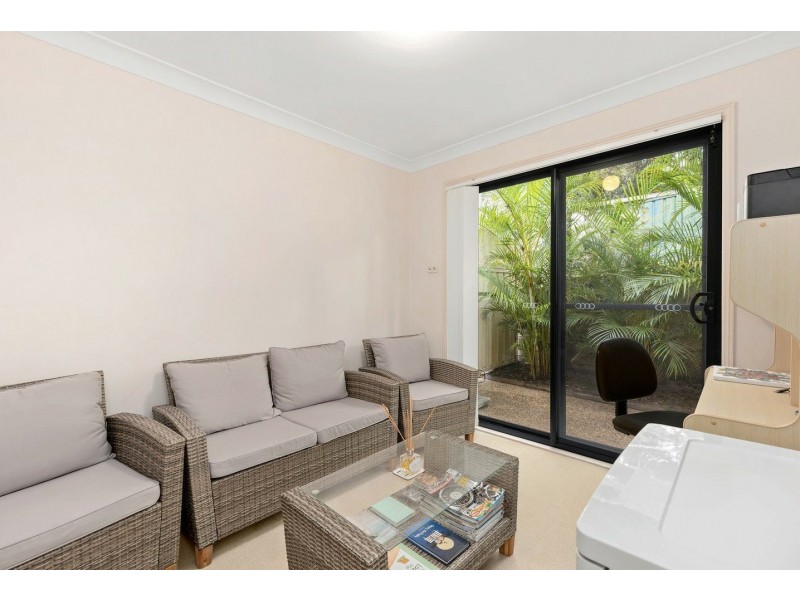 37 Seafarer Close, Belmont NSW 2280