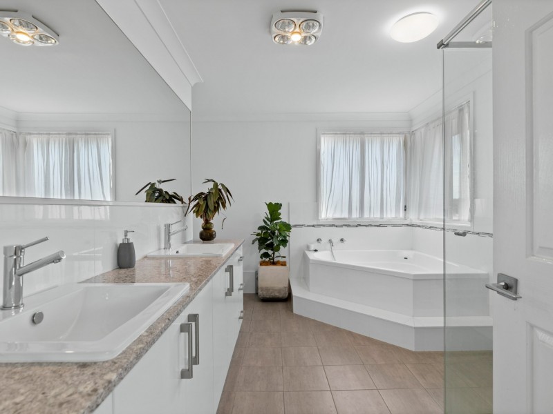 7 Tarcoola Close, Belmont North NSW 2280