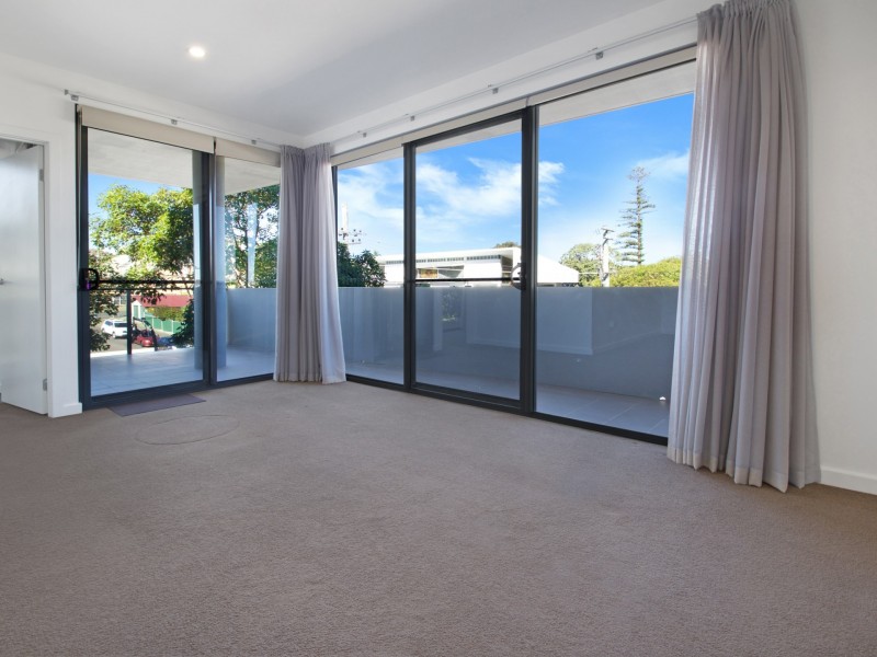 E204/11 Ernest Street, Belmont NSW 2280