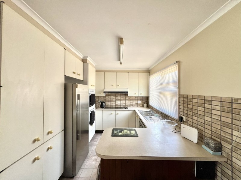 31 Croft Road, Eleebana NSW 2282