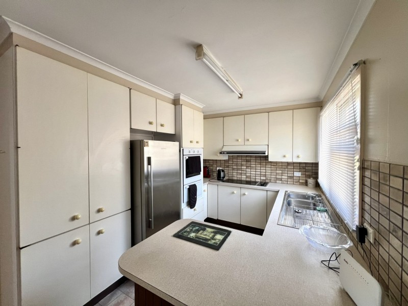 31 Croft Road, Eleebana NSW 2282