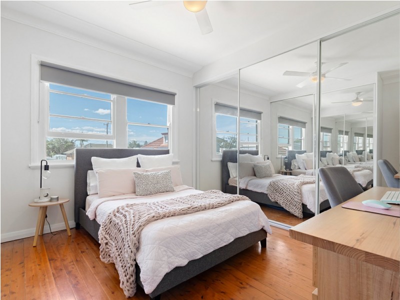 13 Thompson Street, Belmont South NSW 2280