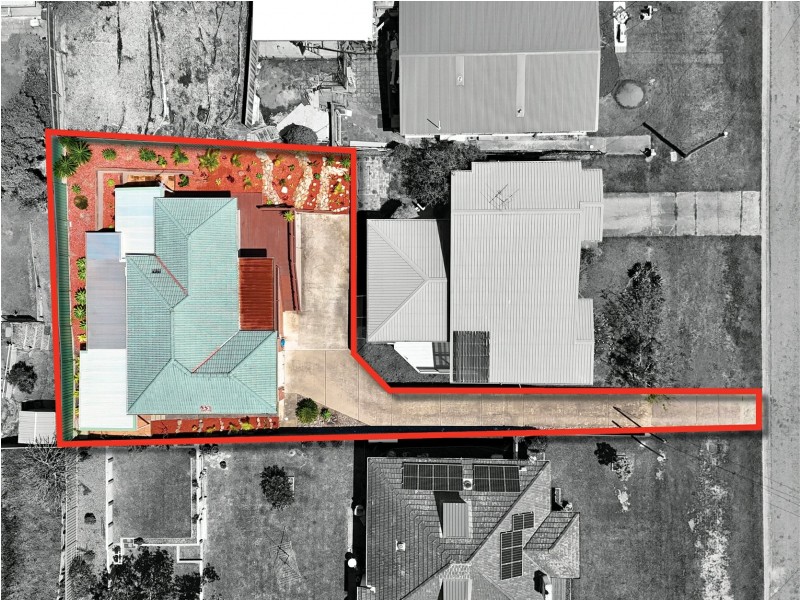 13 Thompson Street, Belmont South NSW 2280