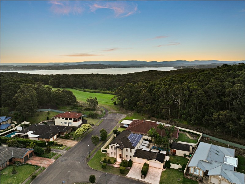 1 Whipbird Way, Belmont NSW 2280
