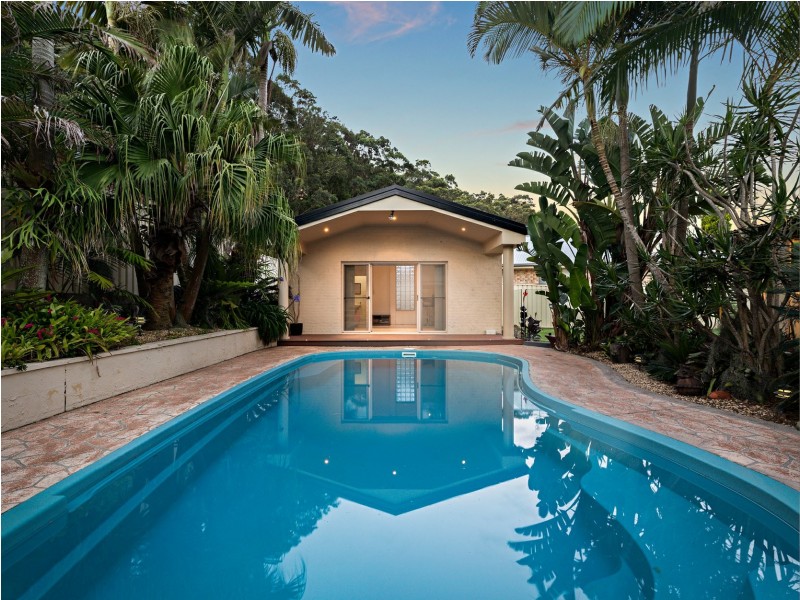 1 Whipbird Way, Belmont NSW 2280