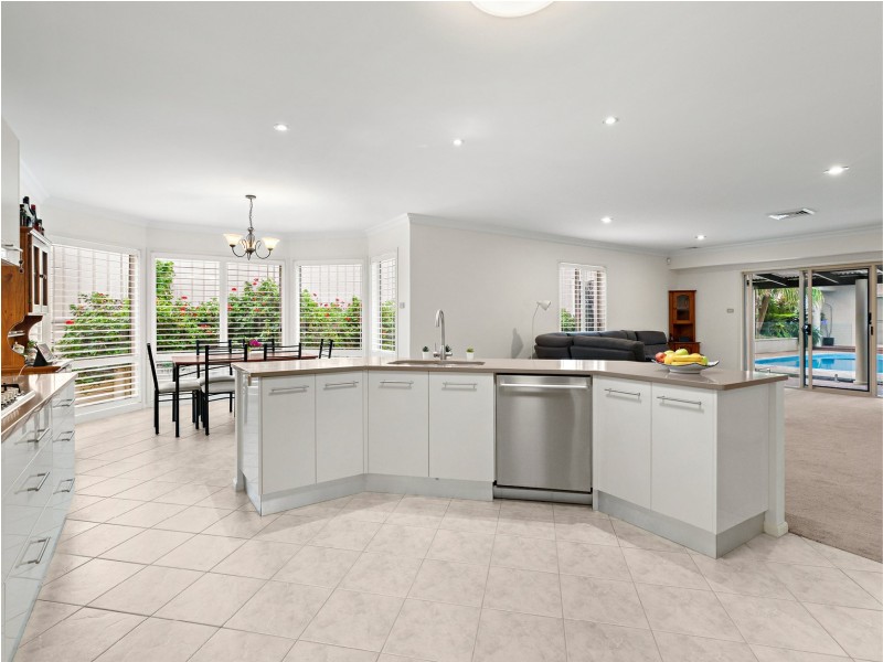 1 Whipbird Way, Belmont NSW 2280