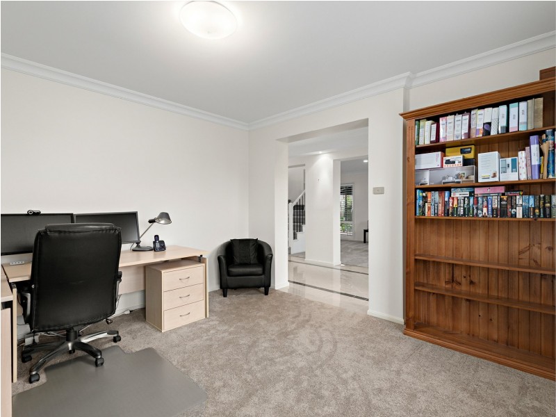 1 Whipbird Way, Belmont NSW 2280