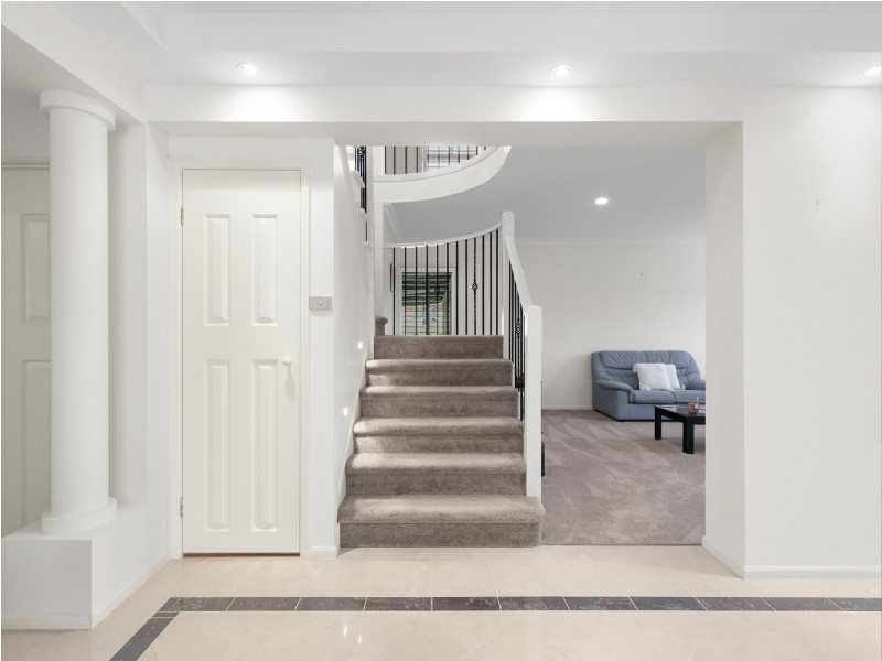 1 Whipbird Way, Belmont NSW 2280