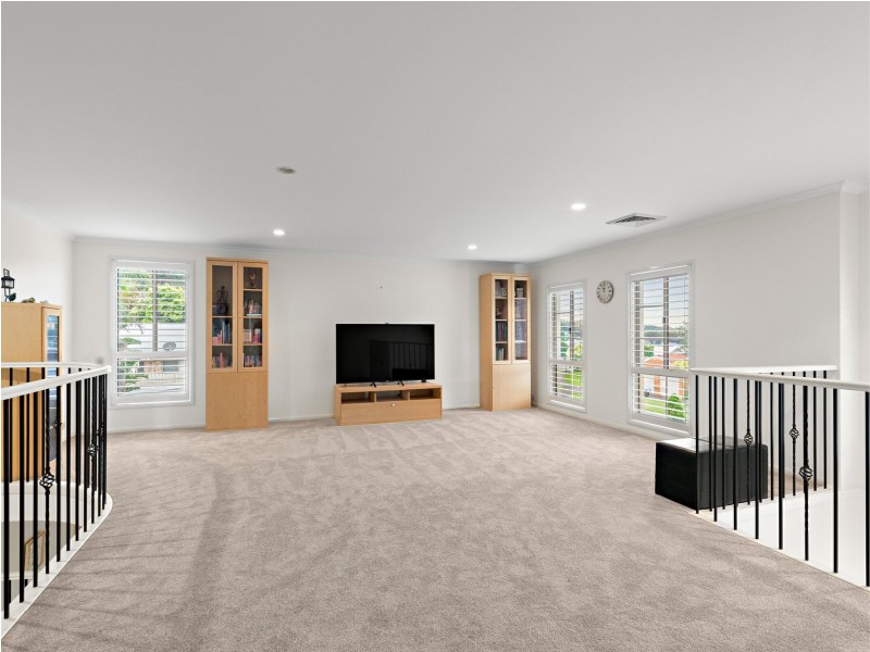 1 Whipbird Way, Belmont NSW 2280