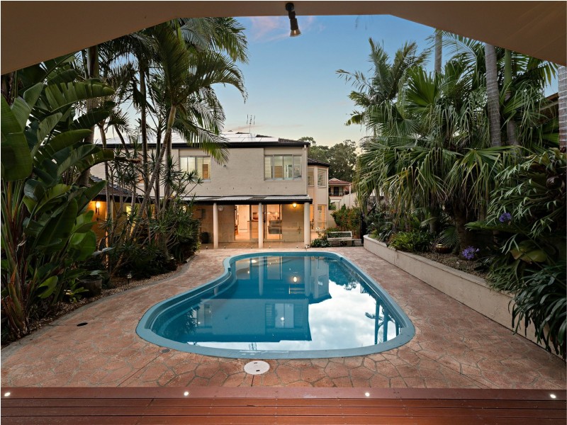 1 Whipbird Way, Belmont NSW 2280