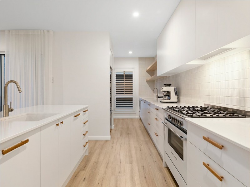 16 Redrose Avenue, Belmont NSW 2280