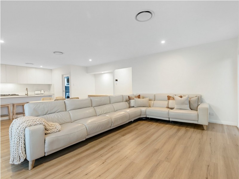 16 Redrose Avenue, Belmont NSW 2280