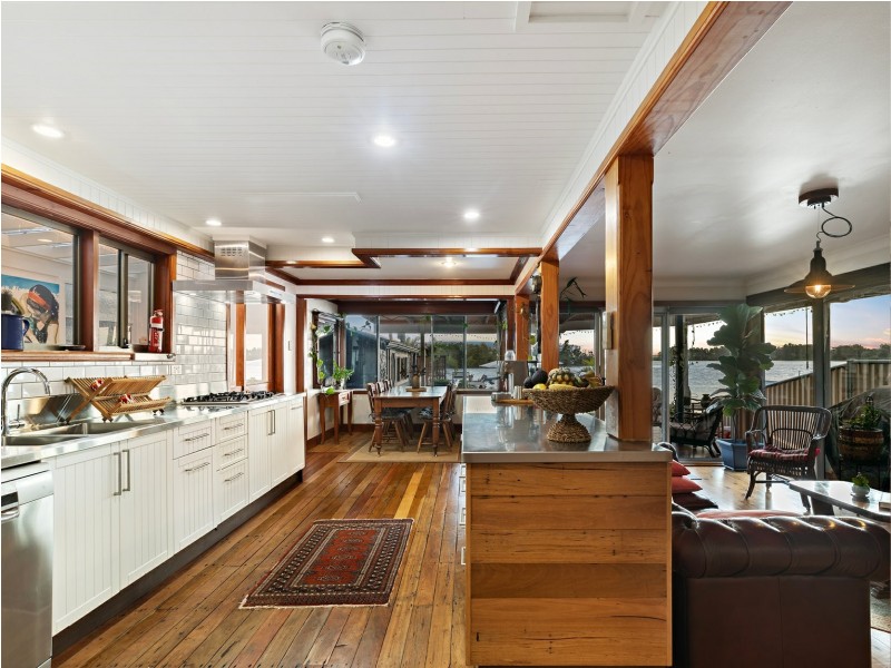 176 Marks Point Road, Marks Point NSW 2280
