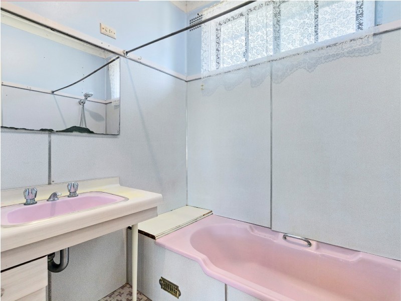 2 Keira Close, Valentine NSW 2280