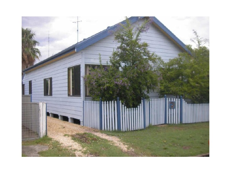 6 Sharp Street, Belmont NSW 2280