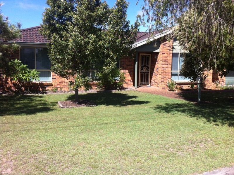 9 Beach Street, Belmont South NSW 2280