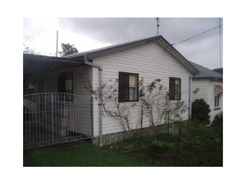 9 Jean Street, Belmont NSW 2280