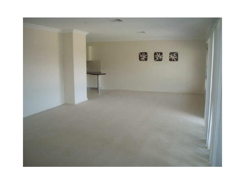 1 Kerrigan Close, Eleebana NSW 2282